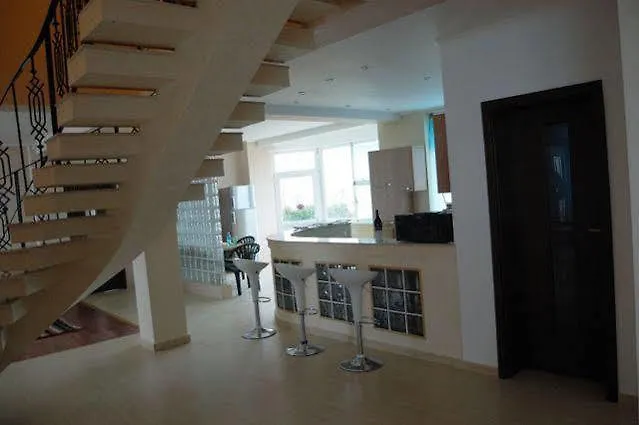 Гостевой дом La Cer Констанца